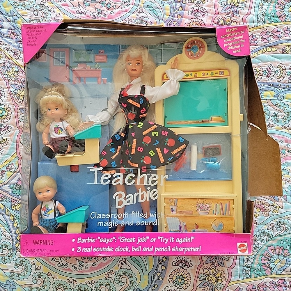 Teacher Barbie Classroom Filled with Magic Sound Set Blond Boy & Girl READ 1995